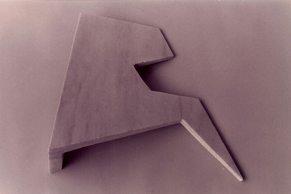 Gabriel_Diaz-1997-Escultura-Pilano_inclinado-marmol-8